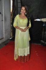 Sonakshi Sinha shoots for Star Plus Diwali Episode in Mumbai on 12th Oct 2013 (19)_525a310df1ded.JPG